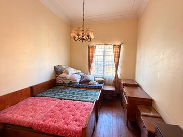VENDE SOLEADA CASA EN CALLE CAPILLA CERRO ALEGRE