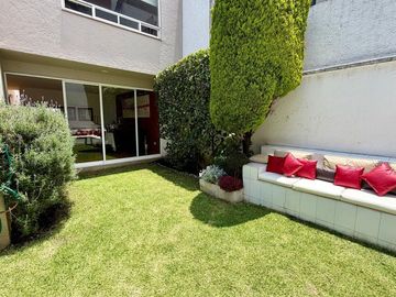 Casa en renta, en una de las mejores privadas en interlomas.