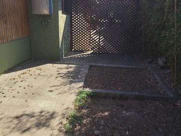 ARRIENDO AMPLIA CASA EN CENTRO TURÍSTICO DE REÑACA