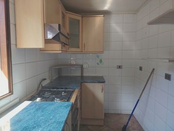 ARRIENDO AMPLIA CASA EN CENTRO TURÍSTICO DE REÑACA