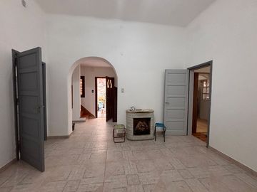 Departamento Tipo Casa en alquiler en Lanus Este