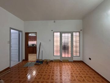 Departamento Tipo Casa en alquiler en Lanus Este