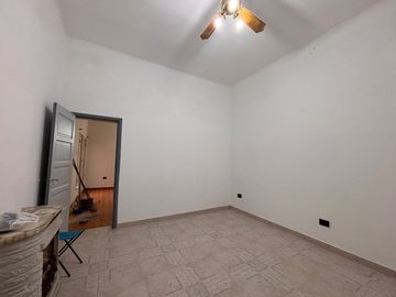 Departamento Tipo Casa en alquiler en Lanus Este
