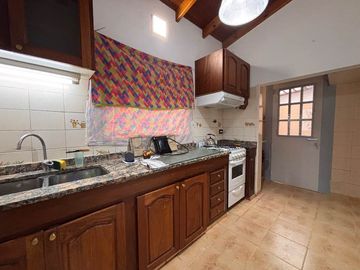 Departamento Tipo Casa en alquiler en Lanus Este