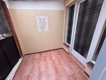 Departamento Tipo Casa en alquiler en Lanus Este