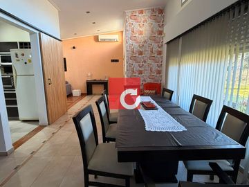 Casa en alquiler c/ cochera en Berisso