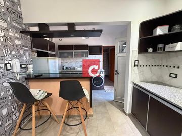 Casa en alquiler c/ cochera en Berisso