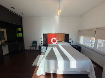 Casa en alquiler c/ cochera en Berisso