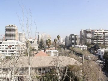 CERCANO A PLAZA LAS LILAS
