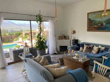 PARCELA REGULARIZADA CON CASA, PISCINA Y FRUTALES – HINOJAL