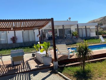 PARCELA REGULARIZADA CON CASA, PISCINA Y FRUTALES – HINOJAL