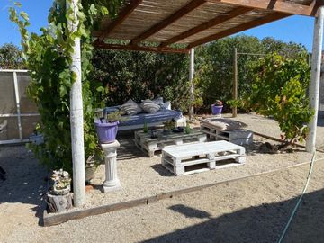 PARCELA REGULARIZADA CON CASA, PISCINA Y FRUTALES – HINOJAL