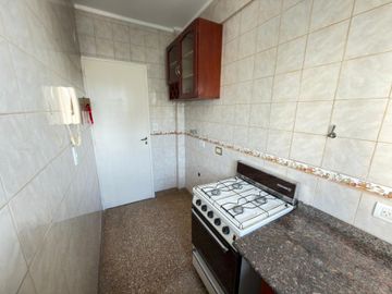 VENTA DEPTO 2 AMB CON BALCÓN FRANCÉS, QUILMES