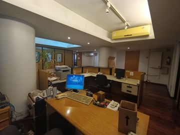 VENTA OFICINA CON COCHERA BELGRANO/ BARRIO CHINO