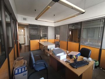 VENTA OFICINA CON COCHERA BELGRANO/ BARRIO CHINO