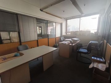 VENTA OFICINA CON COCHERA BELGRANO/ BARRIO CHINO