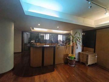VENTA OFICINA CON COCHERA BELGRANO/ BARRIO CHINO