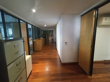 VENTA OFICINA CON COCHERA BELGRANO/ BARRIO CHINO