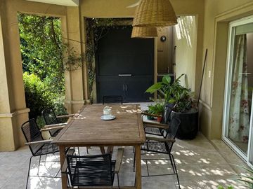 EN VENTA CASA 6 AMB EN BARRIO LA MONTURA - PILAR