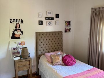 EN VENTA CASA 6 AMB EN BARRIO LA MONTURA - PILAR