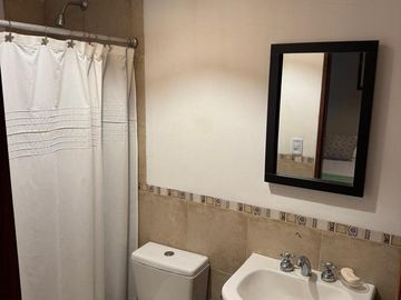 EN VENTA CASA 6 AMB EN BARRIO LA MONTURA - PILAR