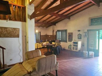 CASA 4 AMB EN VENTA EN PILAR CON PILETA-QUINCHO