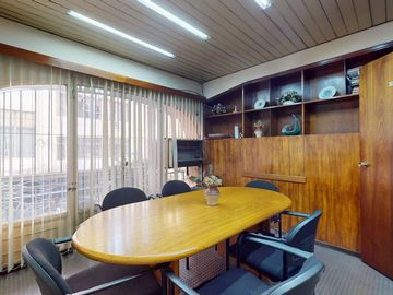 OFICINA EN VENTA EN BALVANERA - PISO PRIVADO