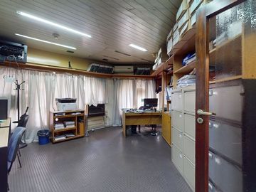 OFICINA EN VENTA EN BALVANERA - PISO PRIVADO