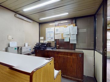 OFICINA EN VENTA EN BALVANERA - PISO PRIVADO