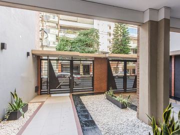 VENTA CABALLITO DEPTO. DÚPLEX 5 AMB C/DOS COCHERAS