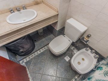 VENTA CABALLITO DEPTO. DÚPLEX 5 AMB C/DOS COCHERAS