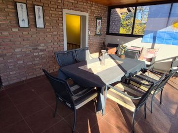 VENTA CASA 6 DORMITORIOS 3 BAÑOS PILETA B AYACUCHO