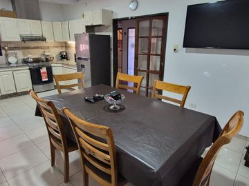 VENTA CASA 6 DORMITORIOS 3 BAÑOS PILETA B AYACUCHO