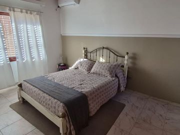 VENTA CASA 6 DORMITORIOS 3 BAÑOS PILETA B AYACUCHO