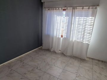 VENTA CASA 6 DORMITORIOS 3 BAÑOS PILETA B AYACUCHO