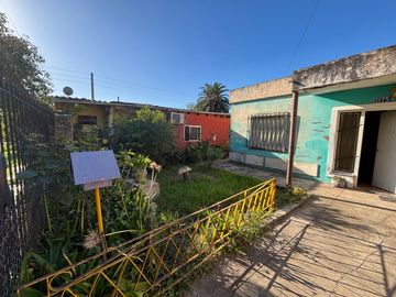CASA 3 AMBIENTES A REFACCIONAR MERLO APTO CREDITO