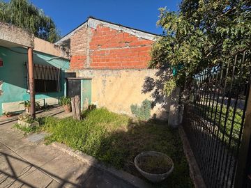 CASA 3 AMBIENTES A REFACCIONAR MERLO APTO CREDITO