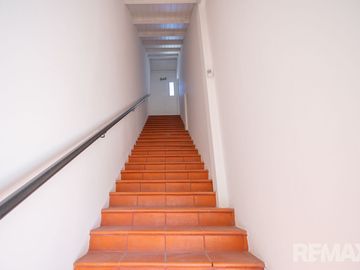 Venta casa 6 ambientes tipo PH con patio y balcon
