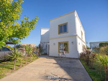 Casa 5 amb. El Cantón Puerto c/pileta amoblada