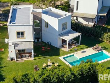 Casa 5 amb. El Cantón Puerto c/pileta amoblada