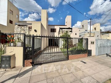 Venta Dúplex 4Amb jardin 2cocheras-a.credito-Merlo