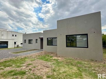 Venta casa a estrenar en Altos de Manzanares