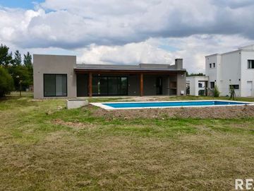 Venta casa a estrenar en Altos de Manzanares
