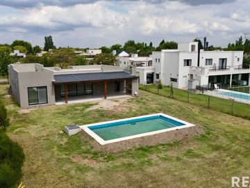 Venta casa a estrenar en Altos de Manzanares