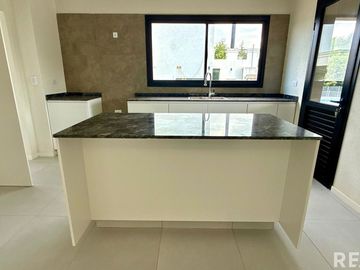 Venta casa a estrenar en Altos de Manzanares