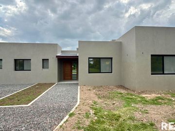 Venta casa a estrenar en Altos de Manzanares