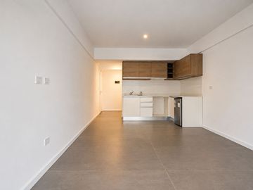 MONOAMBIENTE EN VENTA EN CANNING CON COCHERA