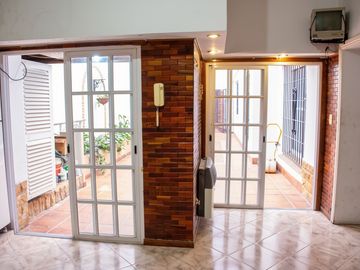 Casa 5 Ambientes en Venta Constitucion