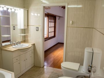 Casa 5 Ambientes en Venta Constitucion