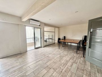 2 Amb en 8° piso c/balcón y vista abierta lanusita